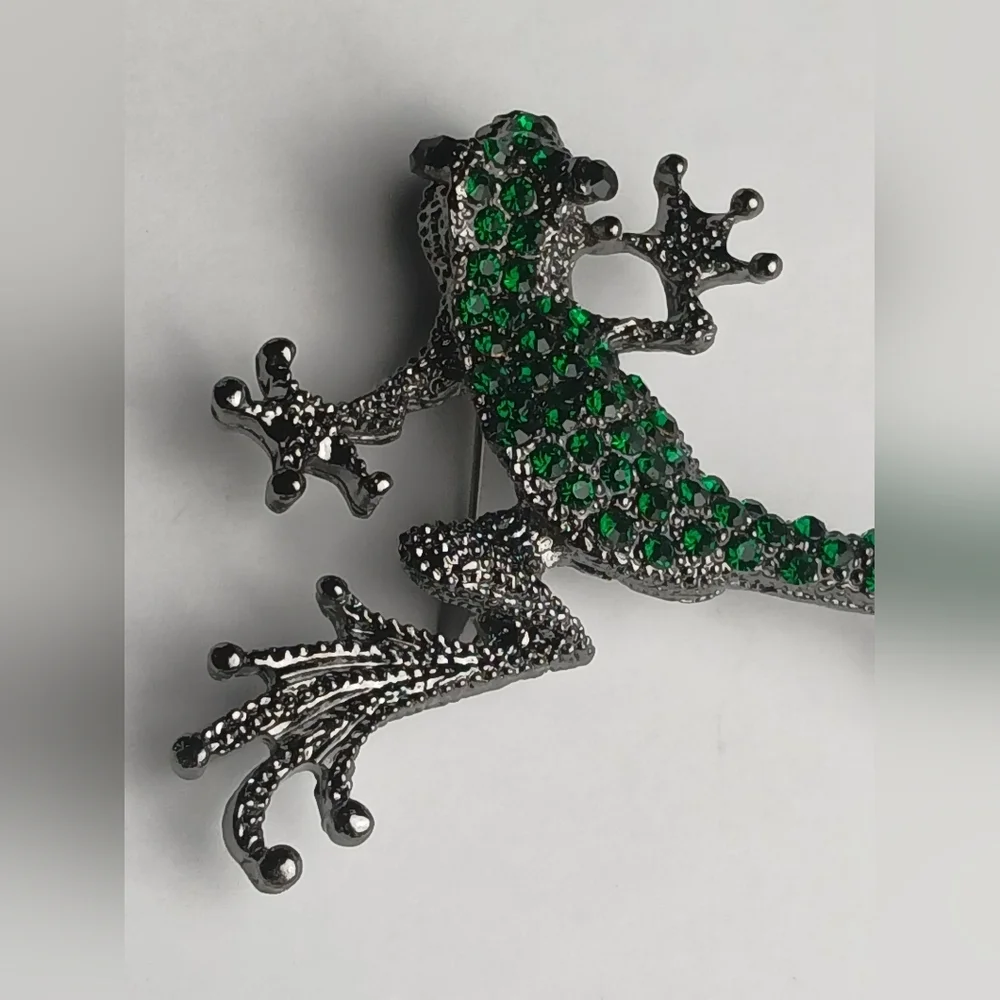 Green Crystal Gecko Brooch Pin
